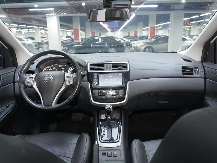 Nissan Tiida 2017 — фото 9