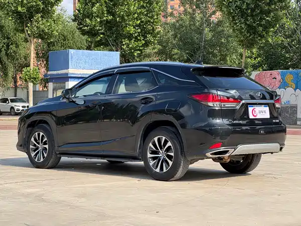 Lexus RX 2021
