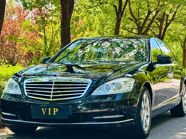 Mercedes-Benz S-Class 2012