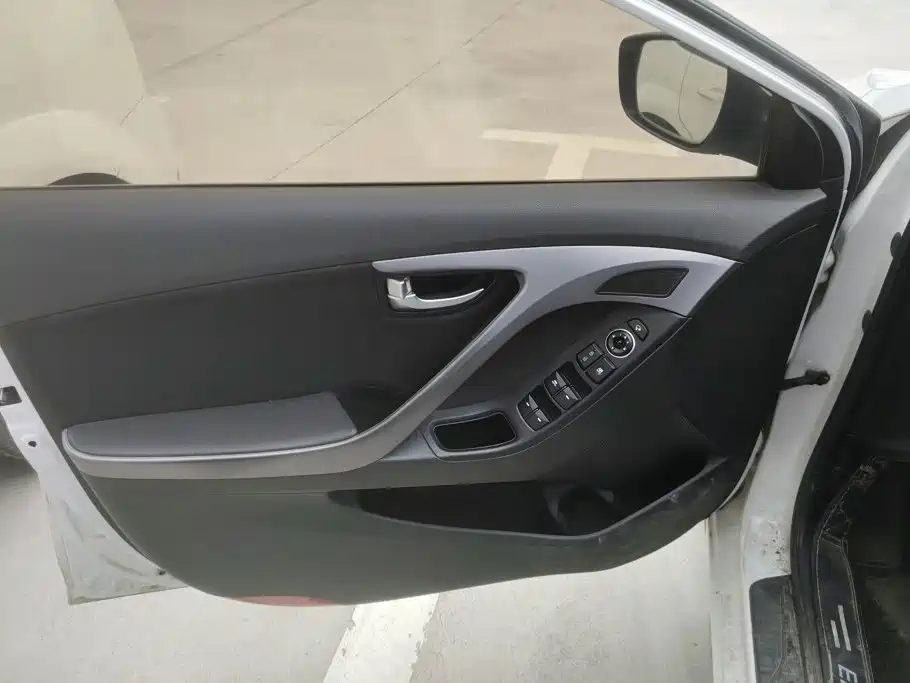 Hyundai Elantra 2016