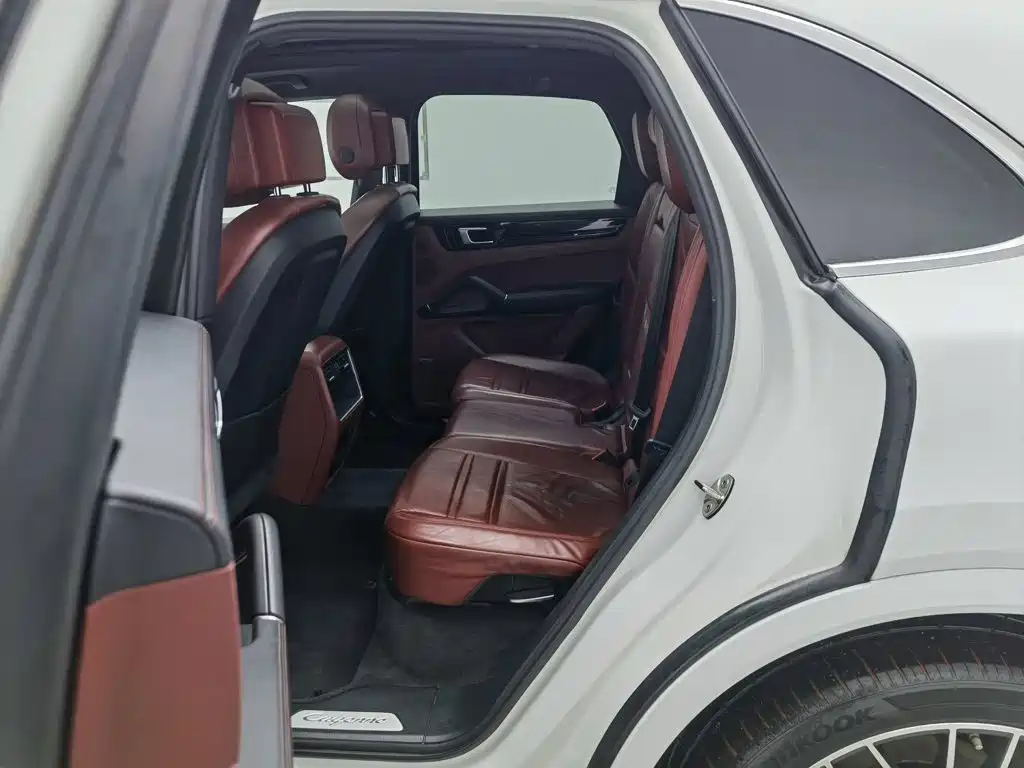 Porsche Cayenne 2019 — фото 15