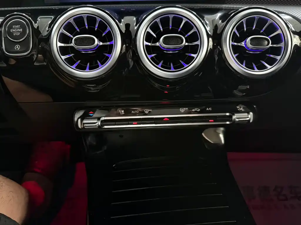 Mercedes-Benz A-Class 2023 — фото 12