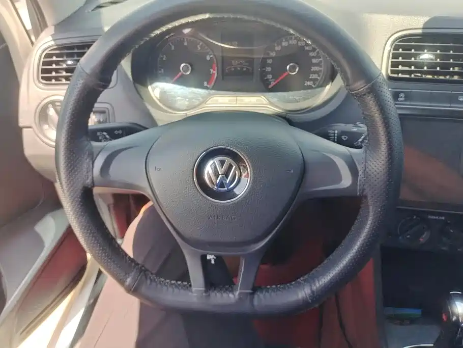Volkswagen Polo 2018 — фото 15