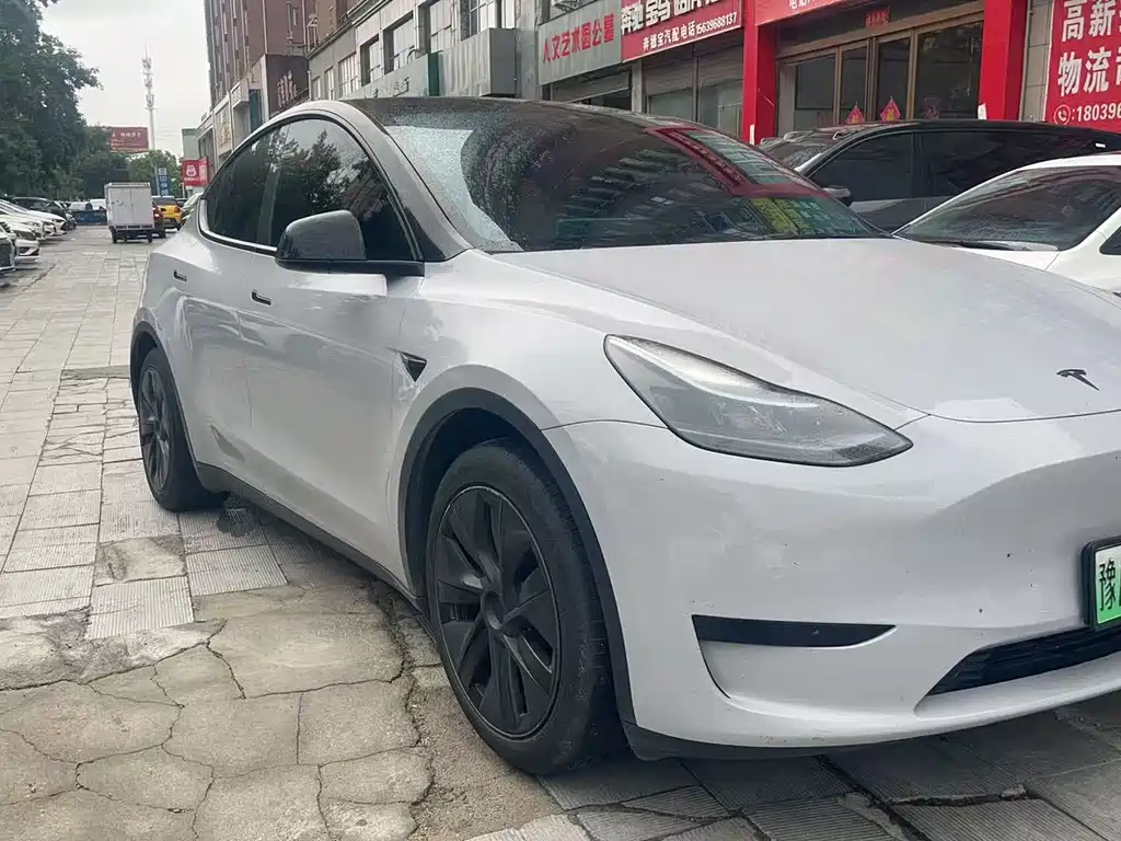 Tesla Model Y 2023 — фото 3