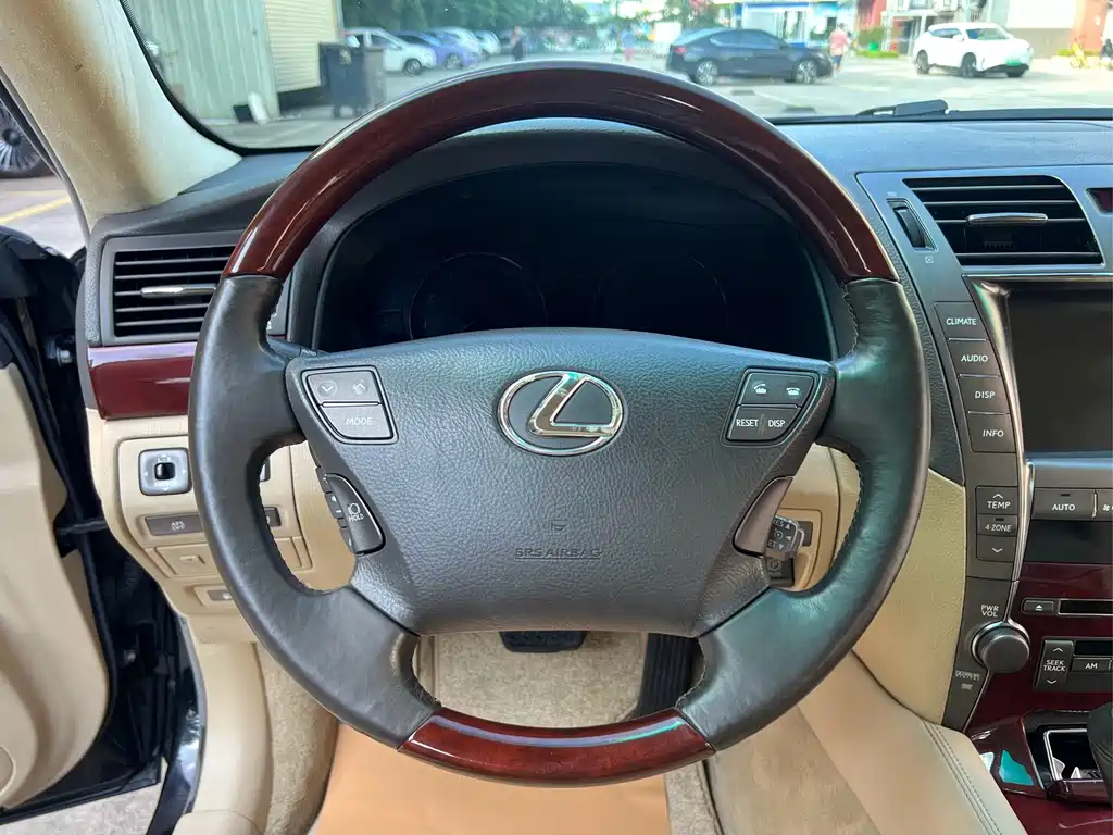 Lexus LS 2008 — фото 10