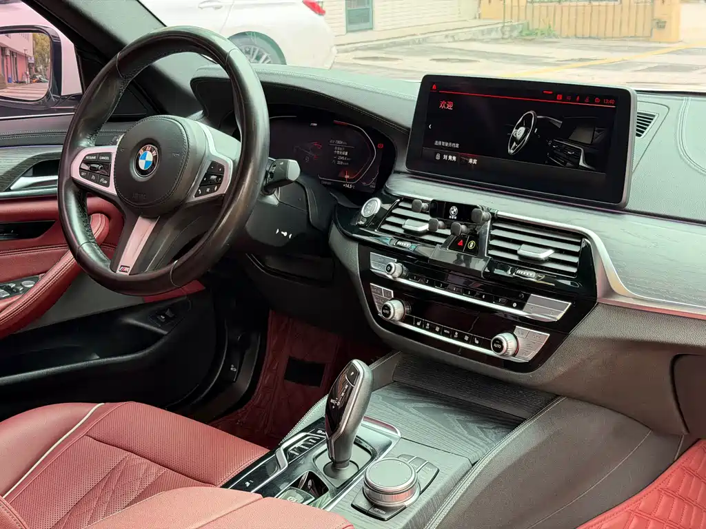 BMW 5 Series 2021 — фото 9