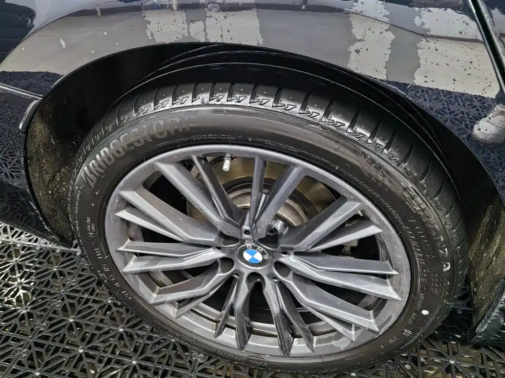 BMW 3 Series 2024 — фото 13