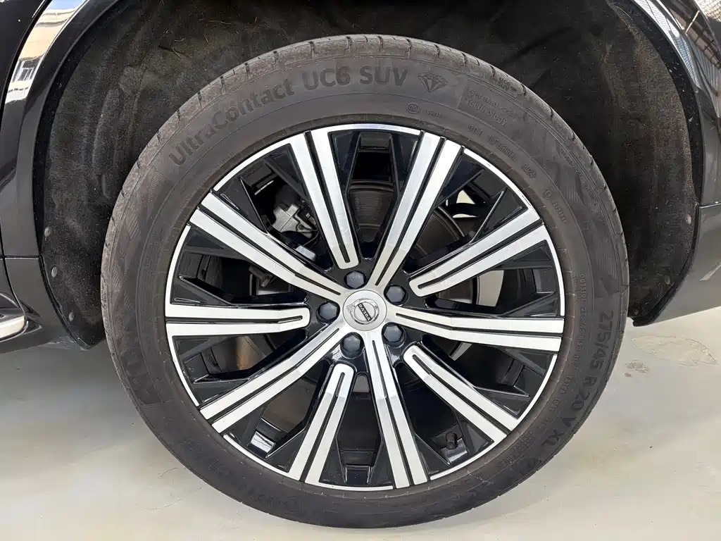 Volvo XC90 — фото 13