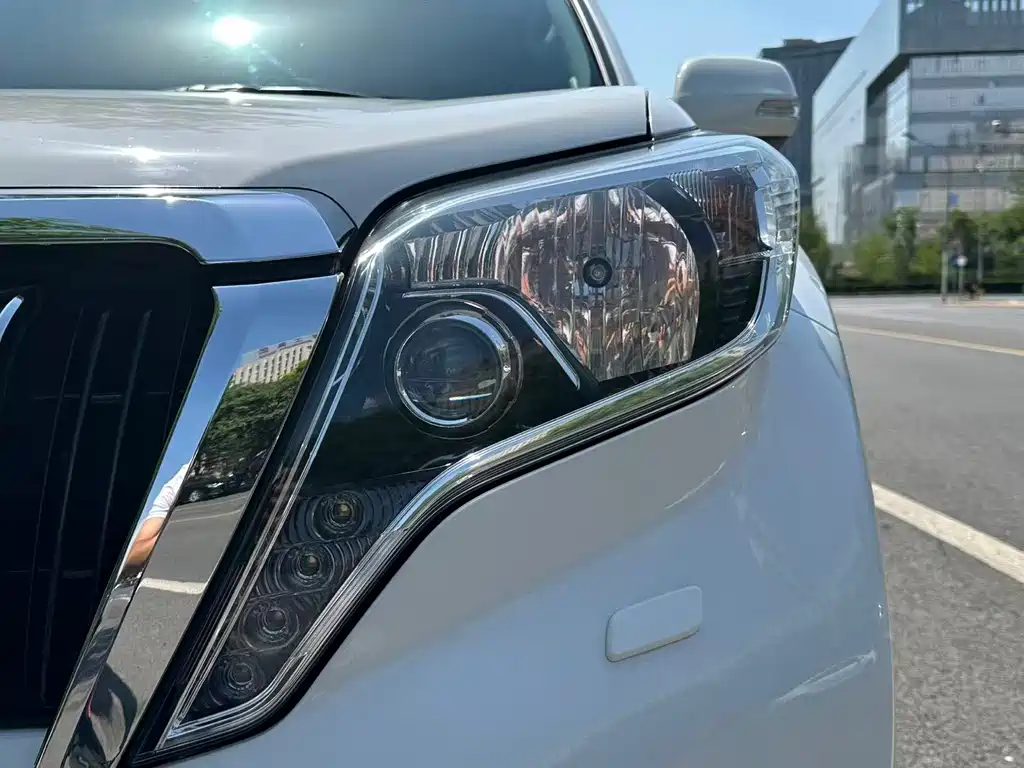 Toyota Prado 2015 — фото 8