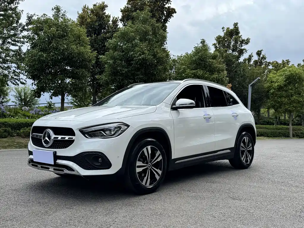 Mercedes-Benz GLA 2021 — фото 1