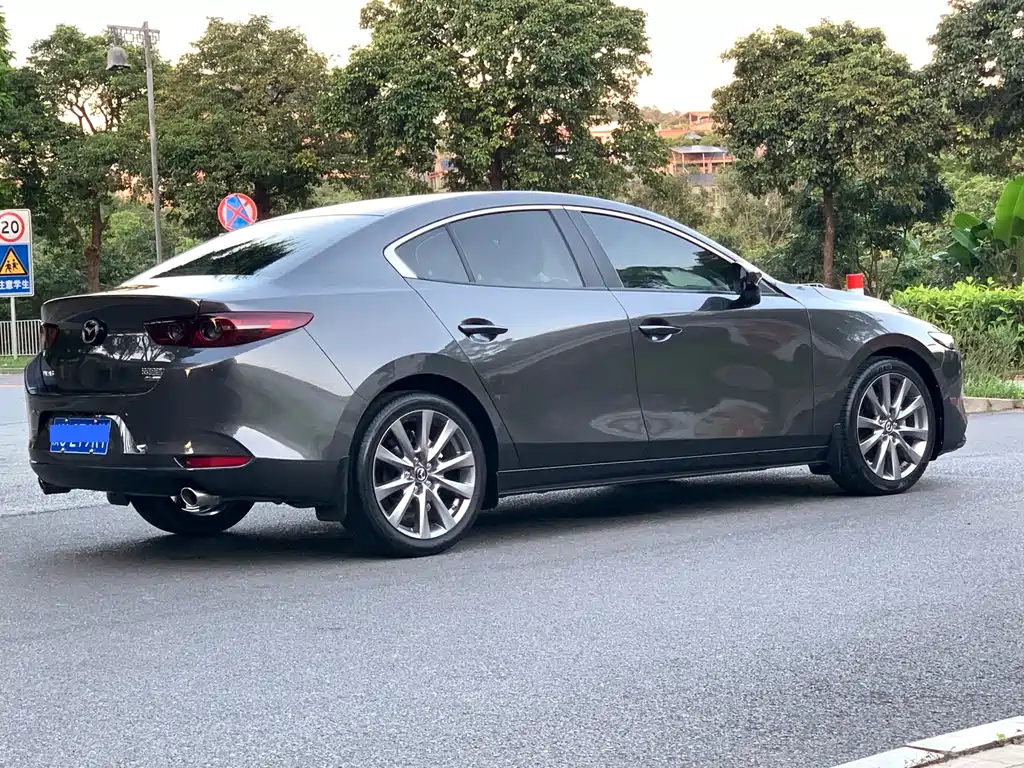 Mazda 3 Axela 2020 — фото 6