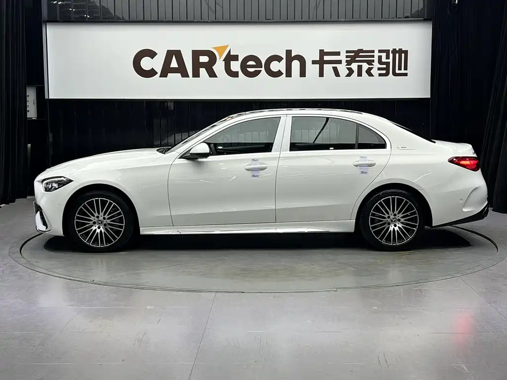 Mercedes-Benz C-Class 2023 — фото 3