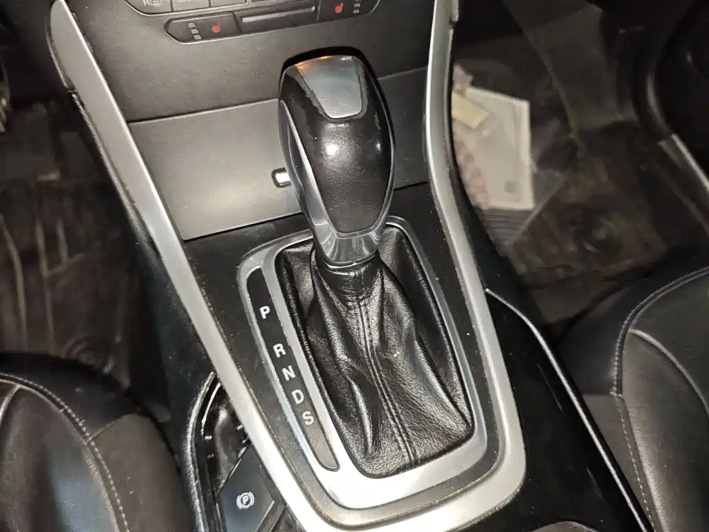 Ford Edge 2017 — фото 14