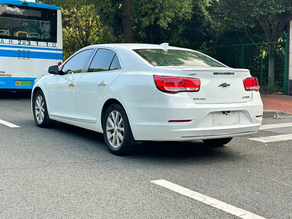Chevrolet Malibu 2018 — фото 12