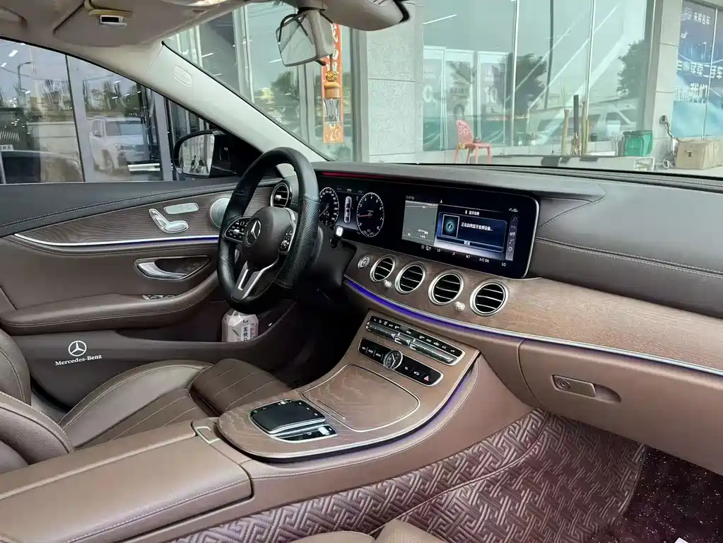 Mercedes-Benz E-Class 2020 — фото 9