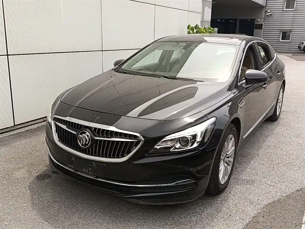 Buick LaCrosse 2017 — фото 2