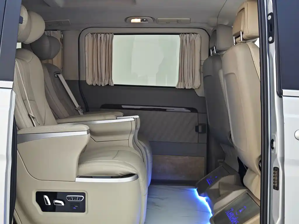 Mercedes-Benz Viano 2015 — фото 22