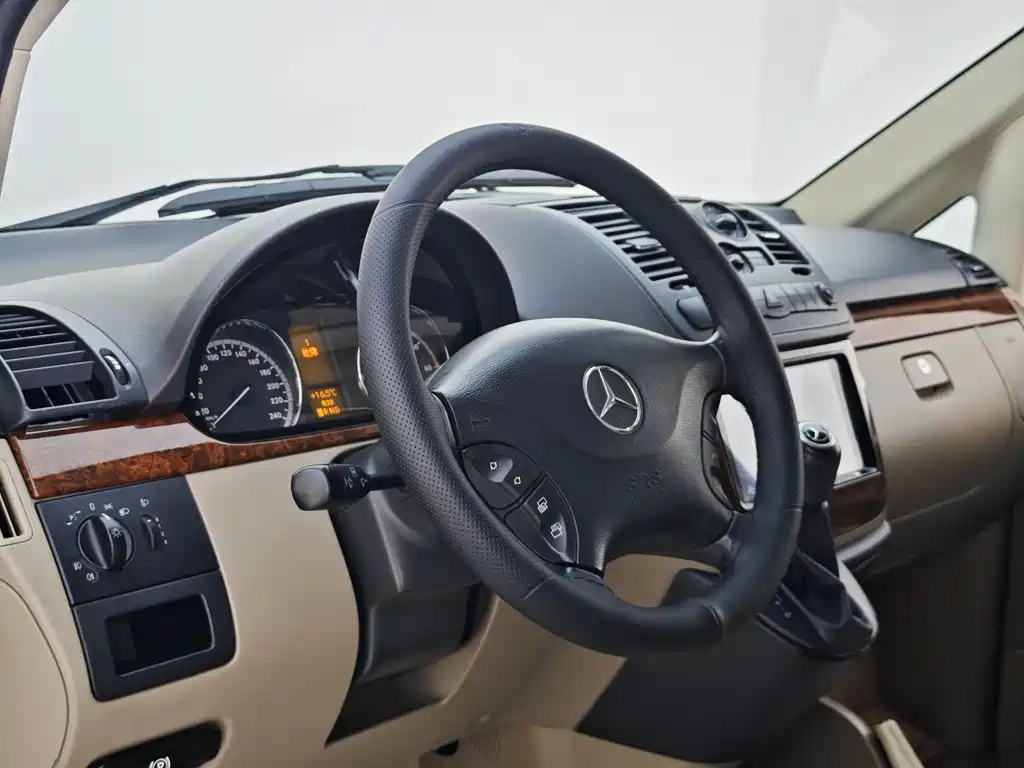 Mercedes-Benz Viano 2015 — фото 14