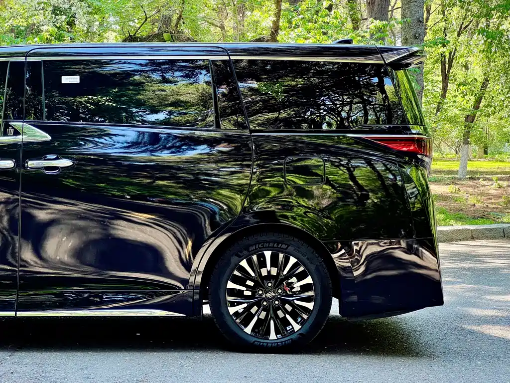 Toyota Vellfire 2025 — фото 17