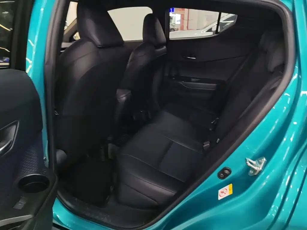 Toyota C-HR 2019 — фото 17
