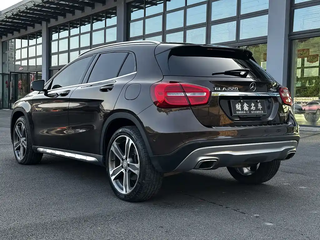 Mercedes-Benz GLA 2016 — фото 11
