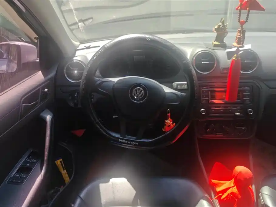 Volkswagen Jetta 2018 — фото 15