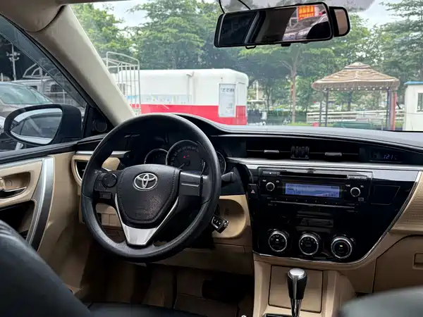 Toyota Corolla 2015