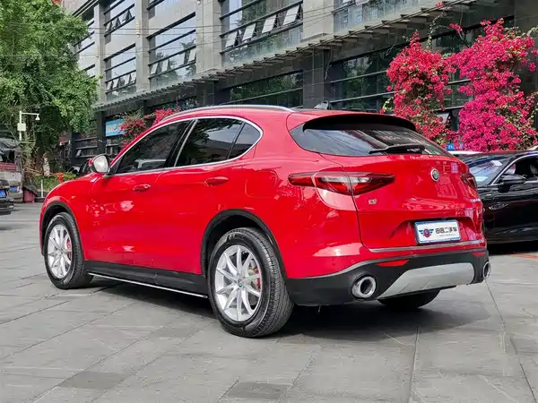 Alfa Romeo Stelvio 2017