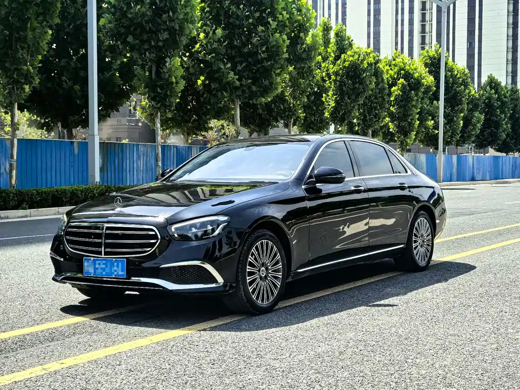 Mercedes-Benz E-Class 2022 — фото 1
