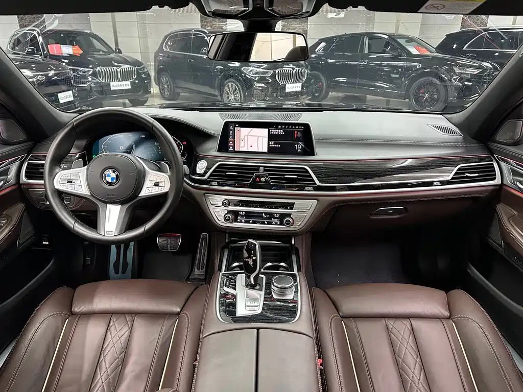 BMW 7 Series 2022 — фото 13