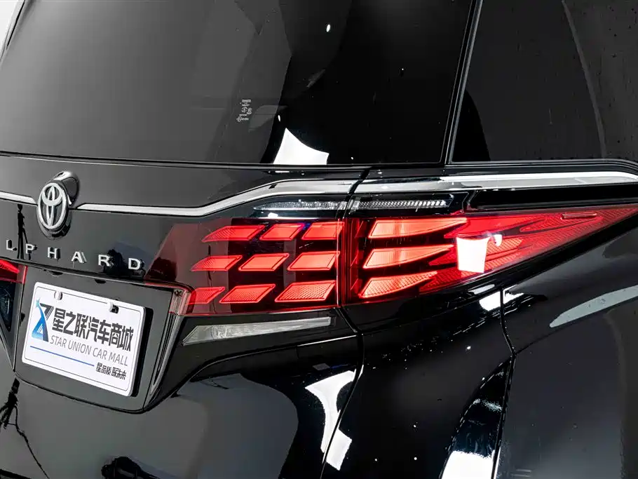 Toyota Alphard 2024 — фото 8
