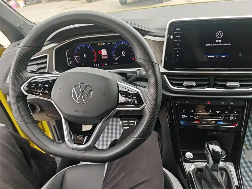 Volkswagen T-Roc 2023 — фото 10