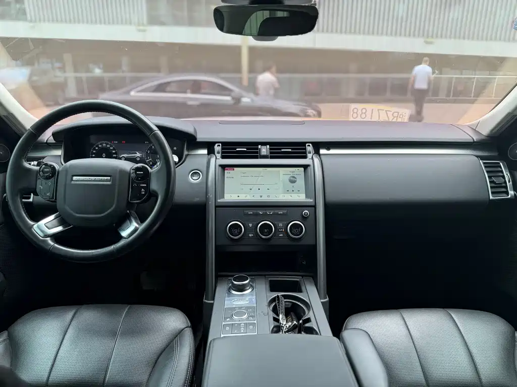 Land Rover Discovery 2020 — фото 10