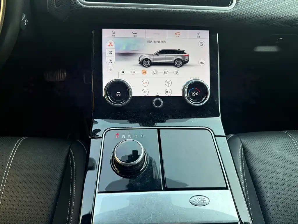 Land Rover Velar 2018 — фото 11