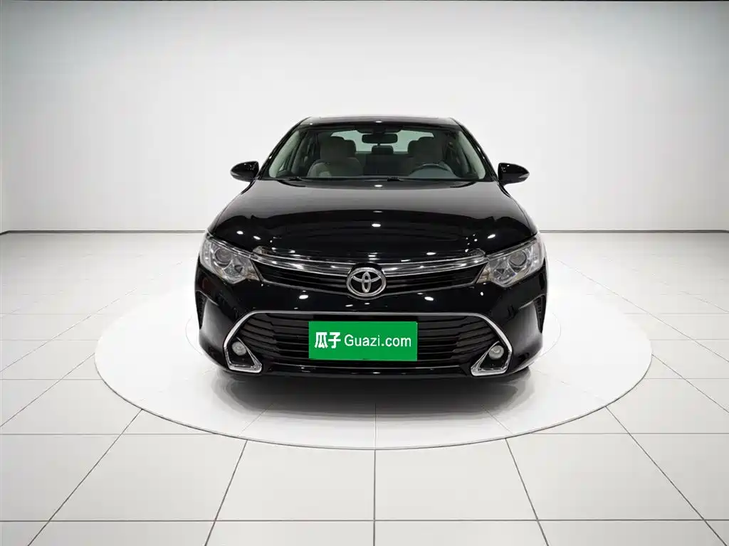 Toyota Camry 2016 — фото 2