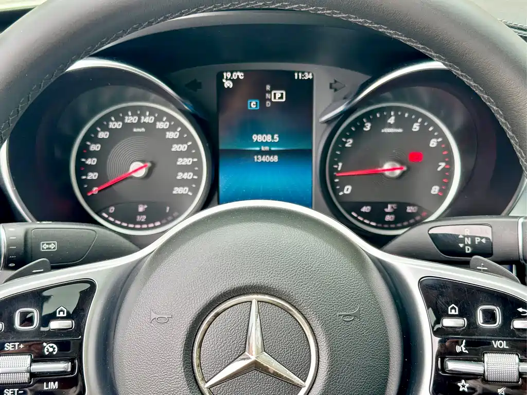 Mercedes-Benz C-Class 2018 — фото 11
