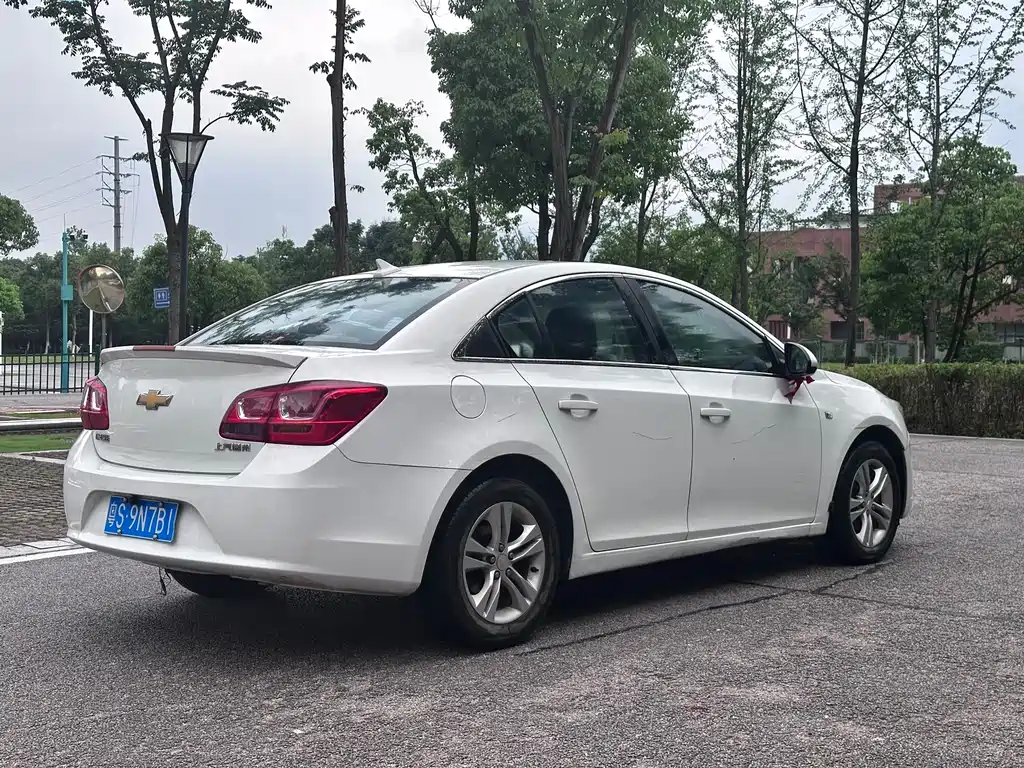 Chevrolet Cruze 2017 — фото 12