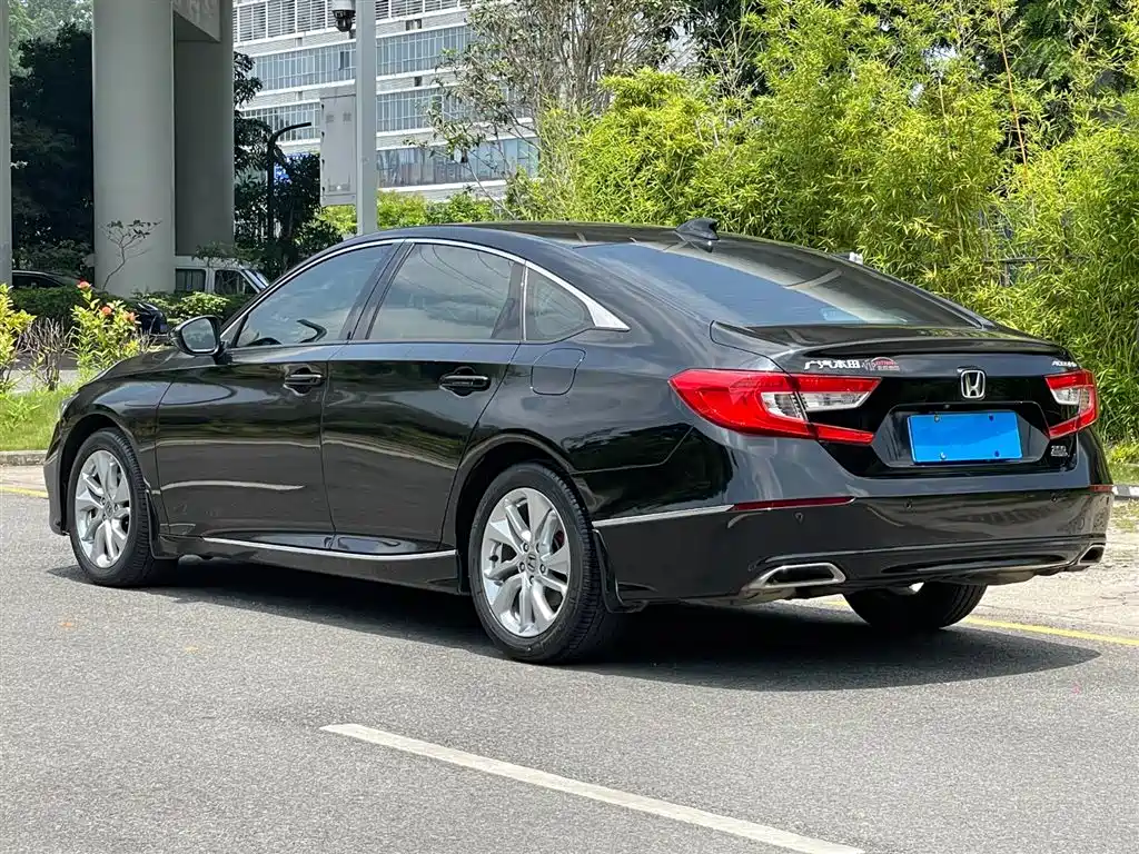 Honda Accord 2019 — фото 20