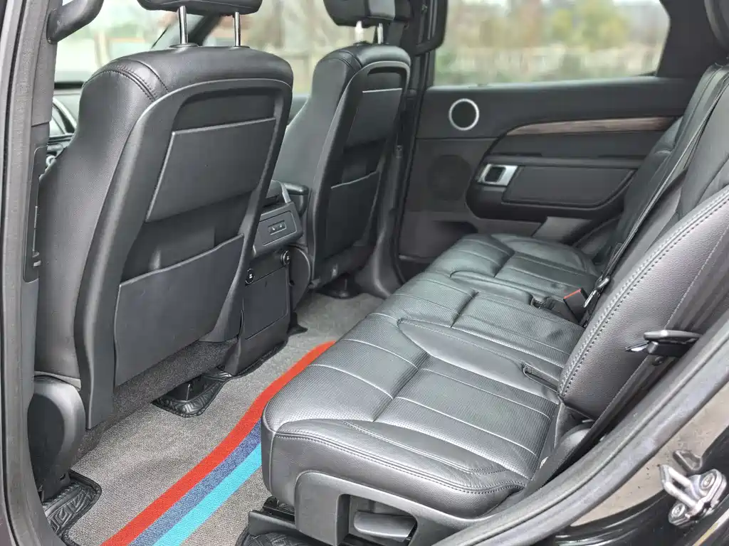 Land Rover Discovery 2018 — фото 13