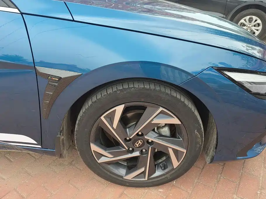 Hyundai Elantra 2023