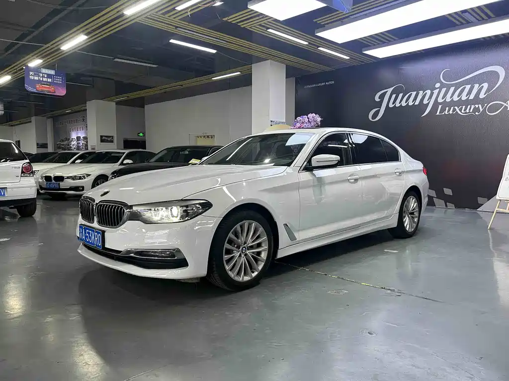 BMW 5 Series 2019 — фото 1