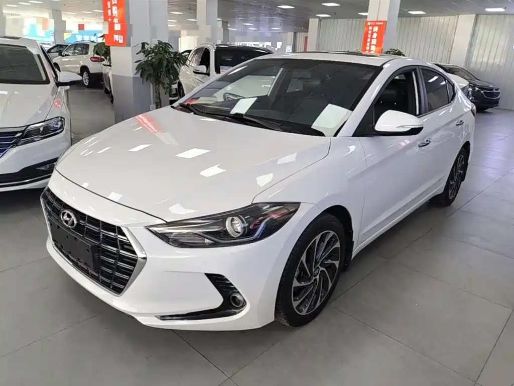 Hyundai Elantra 2019 — фото 2