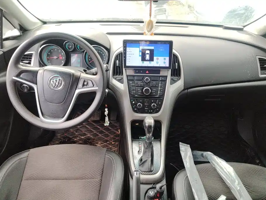 Buick Excelle 2012 — фото 12
