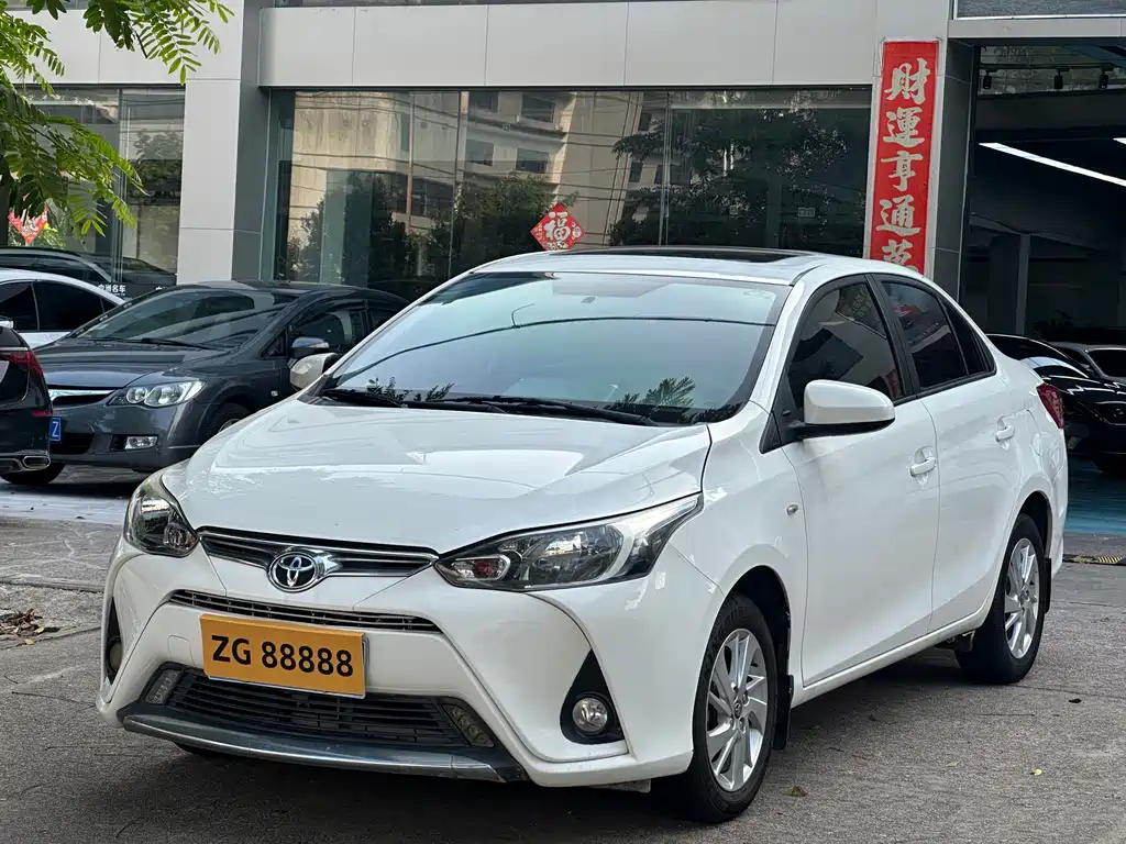 Toyota Yaris L 2017 — фото 1