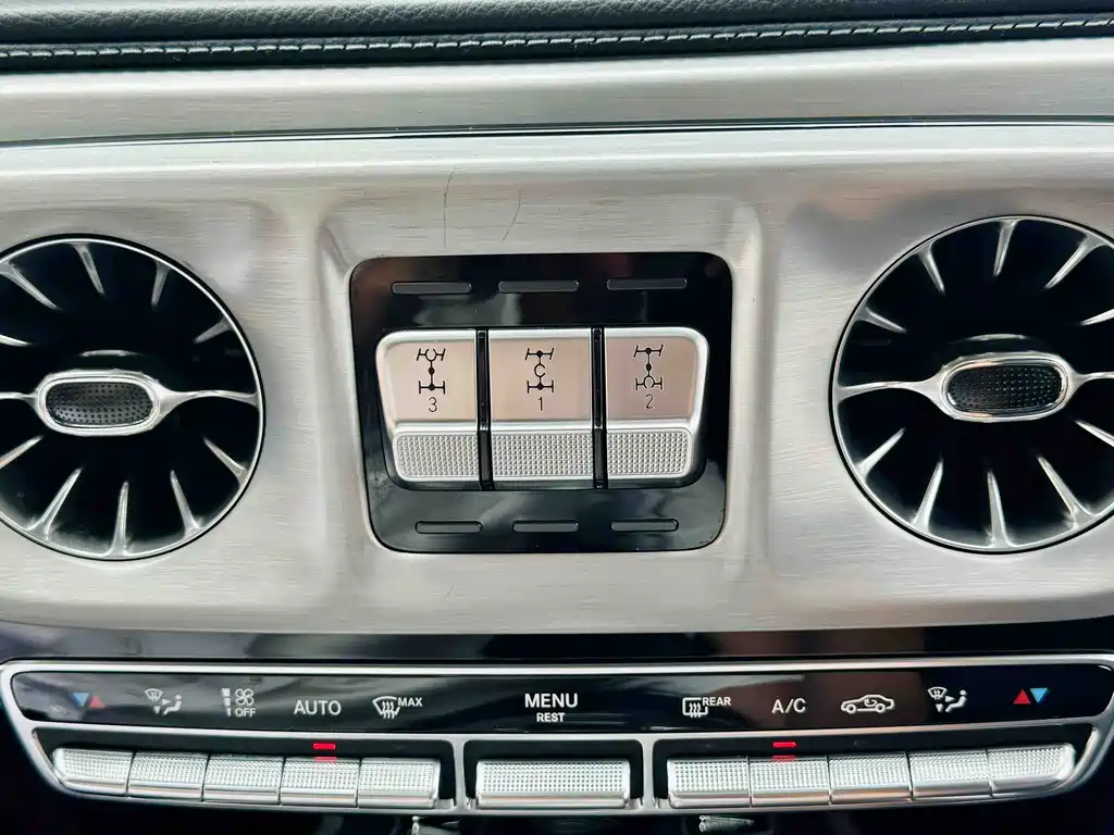 Mercedes-Benz G-Class 2022 — фото 11