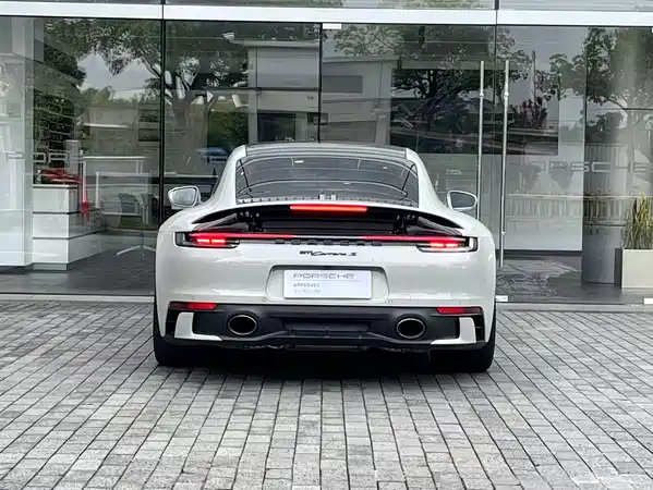 Porsche 911 2023