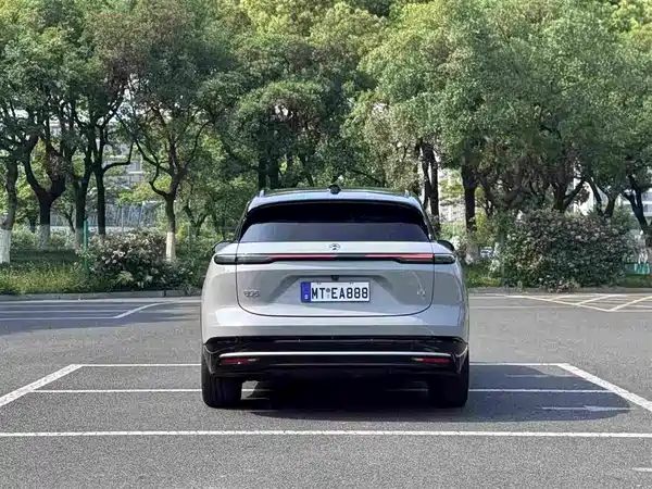 NIO ES6 2025