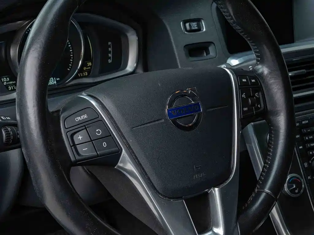 Volvo V60 2016 — фото 13