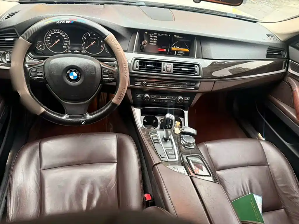 BMW 5 Series 2016 — фото 13