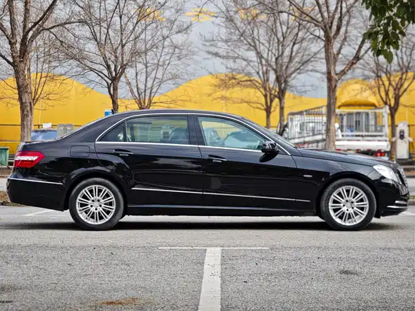 Mercedes-Benz E-Class 2012